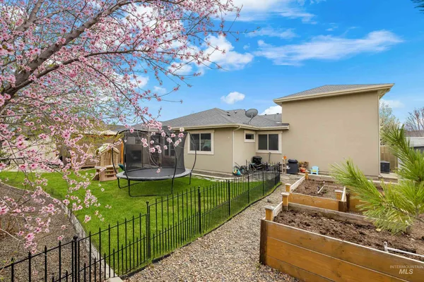 $699,900 | 488 East Whiskey Flats Street, Meridian, ID 83642