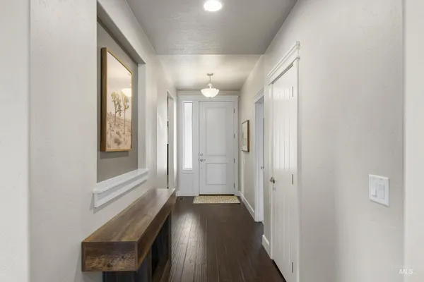 $699,900 | 488 East Whiskey Flats Street, Meridian, ID 83642