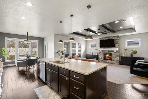 $699,900 | 488 East Whiskey Flats Street, Meridian, ID 83642