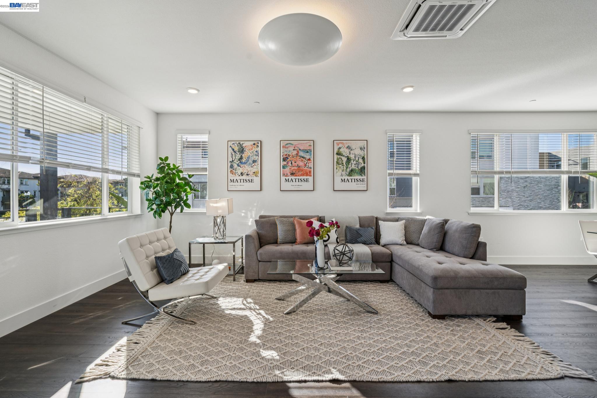 646 Eucalyptus Way Alameda, CA 94501 - Photo 11 of 40 a living room with furniture and a large window