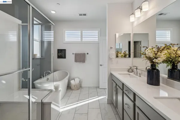 $1,395,000 | 646 Eucalyptus Way, Alameda, CA 94501