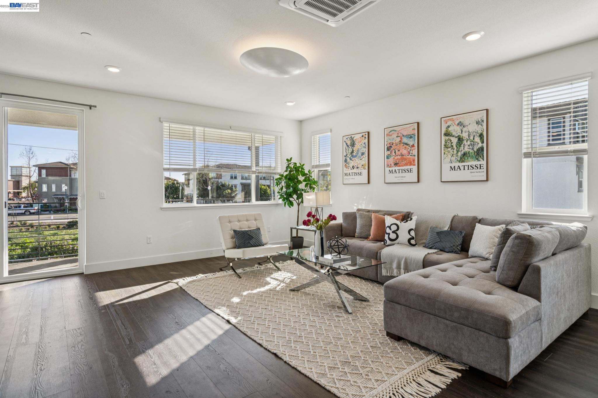 646 Eucalyptus Way Alameda, CA 94501 - Photo 3 of 40 a living room with furniture and wooden floor