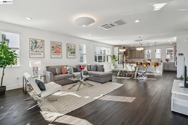 $1,395,000 | 646 Eucalyptus Way, Alameda, CA 94501
