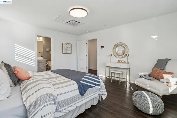 $1,395,000 | 646 Eucalyptus Way, Alameda, CA 94501