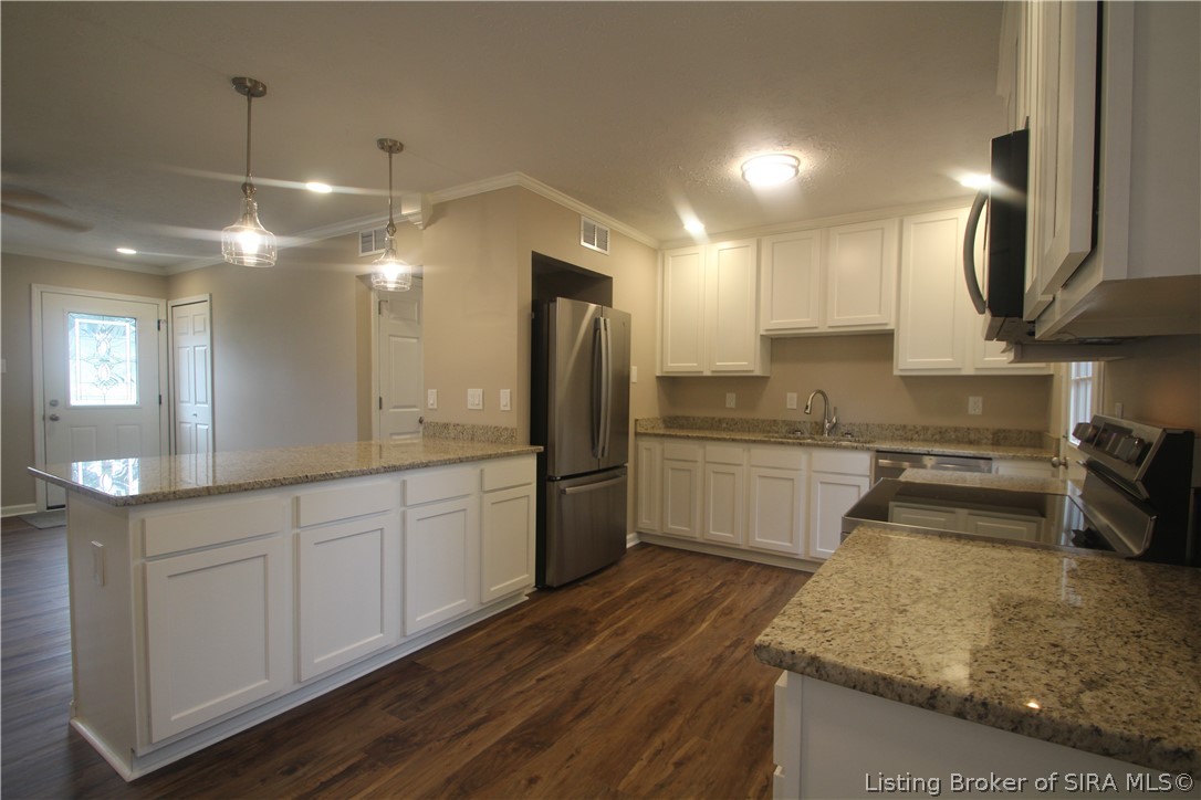9165 High Street Georgetown, IN 47122 - Photo 12 of 29