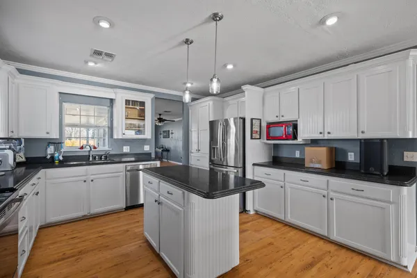 $245,000 | 2006 Main Street, Danbury, TX 77534