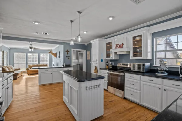 $245,000 | 2006 Main Street, Danbury, TX 77534