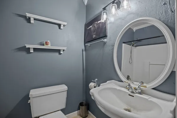 $245,000 | 2006 Main Street, Danbury, TX 77534