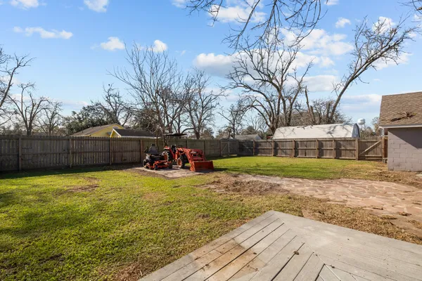 $245,000 | 2006 Main Street, Danbury, TX 77534