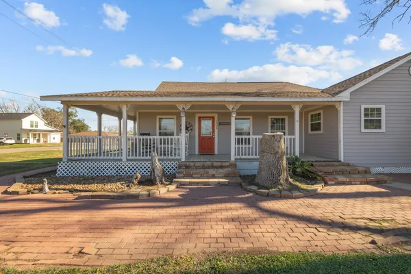 $245,000 | 2006 Main Street, Danbury, TX 77534