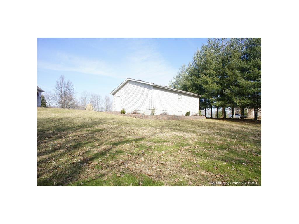 9405 Hunters Ridge Drive Georgetown, IN 47122 - Photo 12 of 79