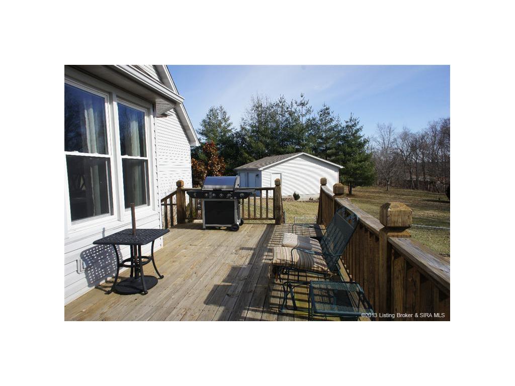 9405 Hunters Ridge Drive Georgetown, IN 47122 - Photo 16 of 79