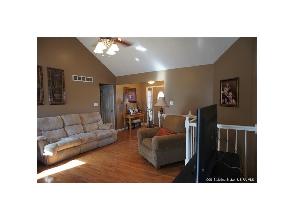 9405 Hunters Ridge Drive Georgetown, IN 47122 - Photo 22 of 79