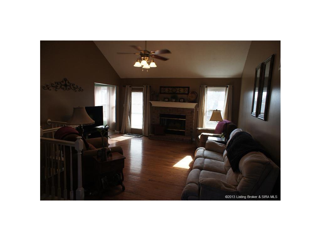 9405 Hunters Ridge Drive Georgetown, IN 47122 - Photo 23 of 79
