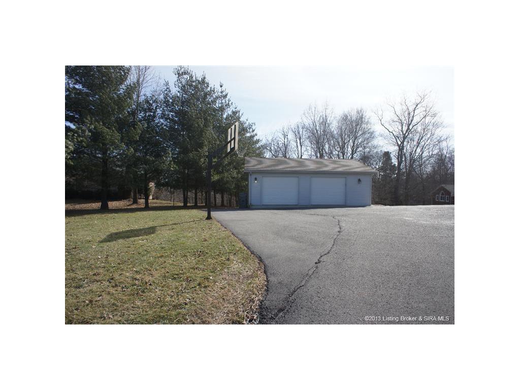 9405 Hunters Ridge Drive Georgetown, IN 47122 - Photo 3 of 79