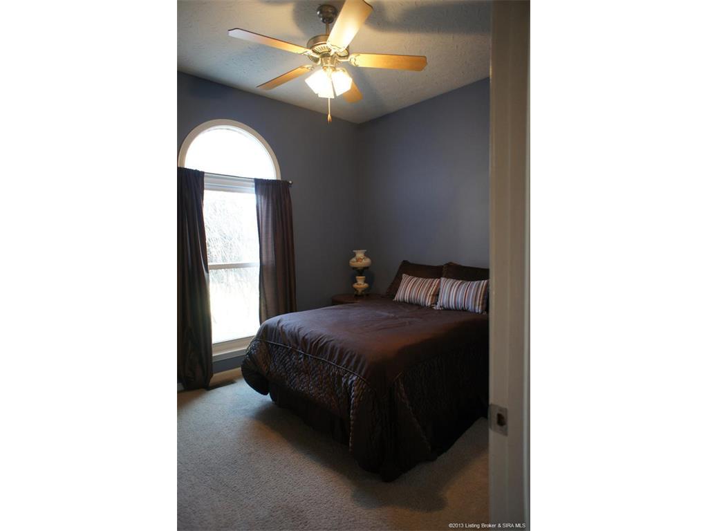 9405 Hunters Ridge Drive Georgetown, IN 47122 - Photo 46 of 79