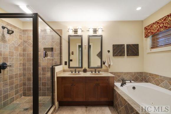 410 Rendezvous Ridge Cashiers, NC 28717 - Photo 17 of 25 Gallery Image 17