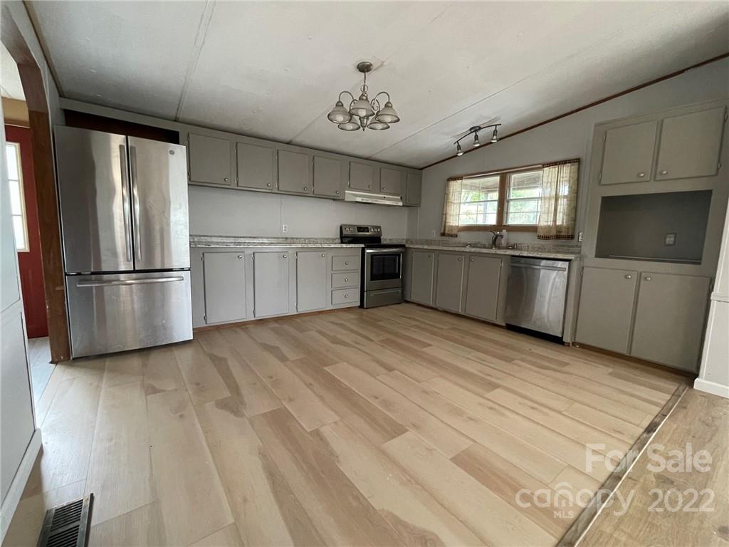 15 Star Road Marshall, NC 28753 - Photo 5 of 24 Gallery Image 5
