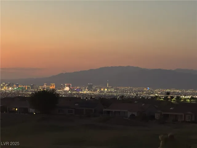 $3,300 | 2626 Portsmouth Creek Avenue, Henderson, NV 89052