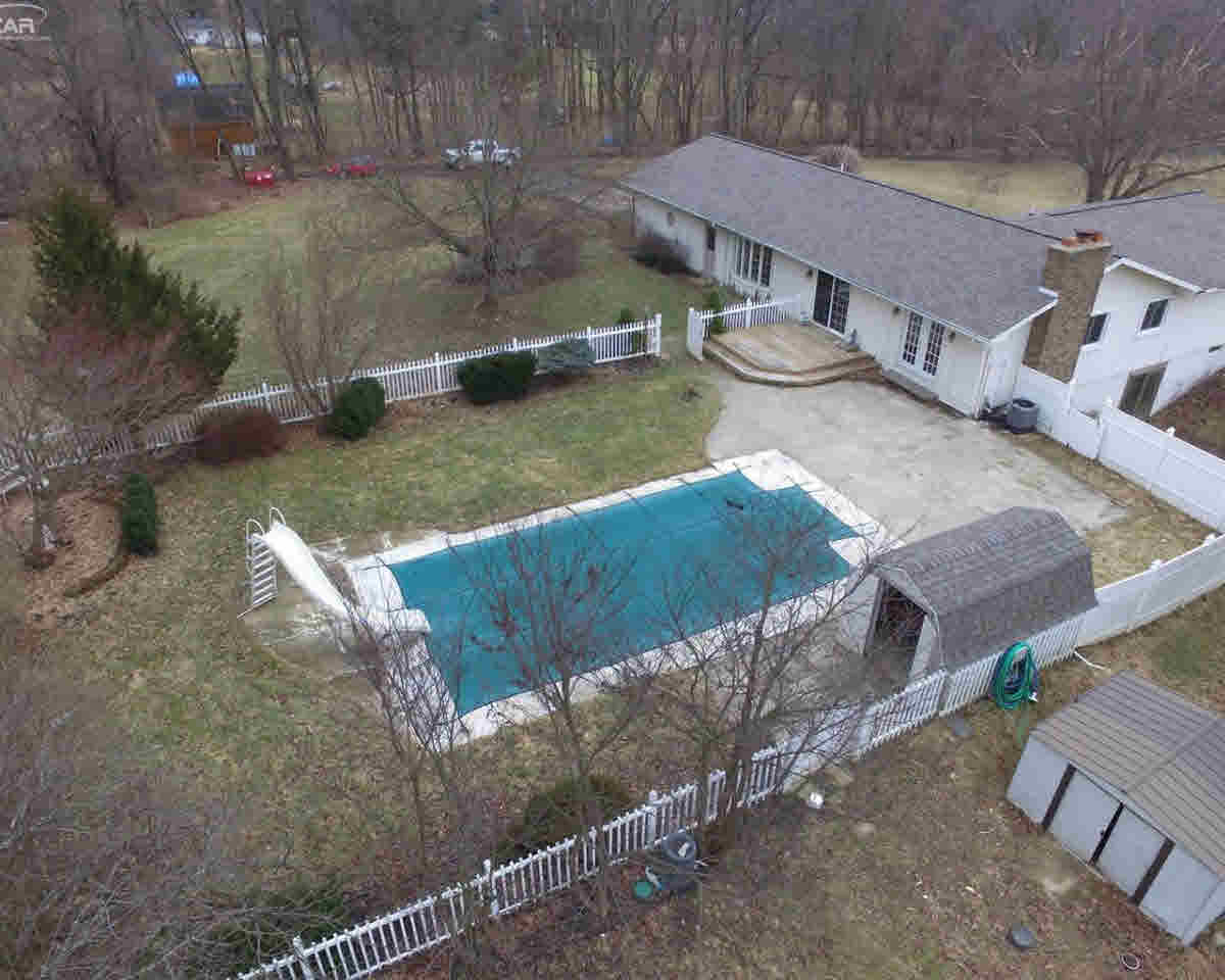 6060 Denton Hill Road Fenton, MI 48430 - Photo 14 of 18 21264322-13.JPG