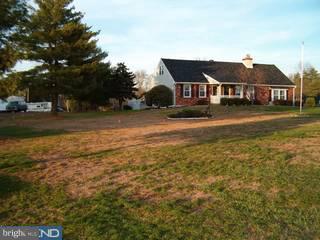 1633 7 Corner Road Perkasie, PA 18944 - Photo 2 of 6 Gallery Image 2