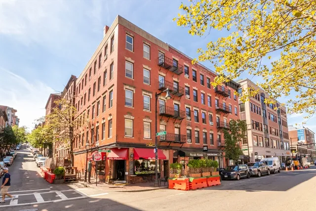 $3,200 | 286-288 Cambridge Street, Unit 8, Boston, MA 02114