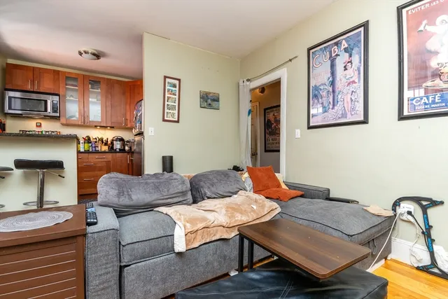 $3,200 | 286-288 Cambridge Street, Unit 8, Boston, MA 02114