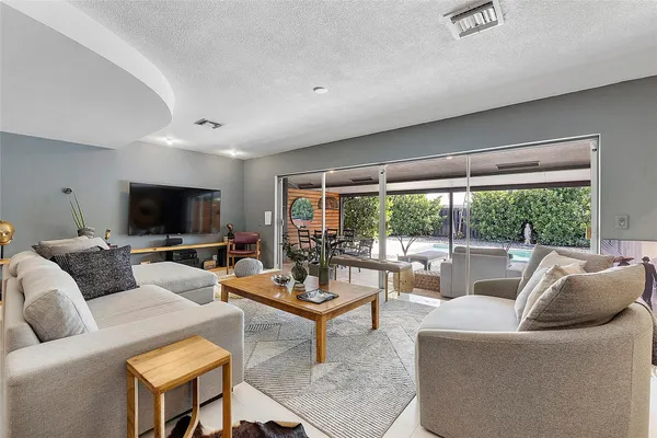 $6,500 | 5260 Northeast 17th Terrace, Fort Lauderdale, FL 33334