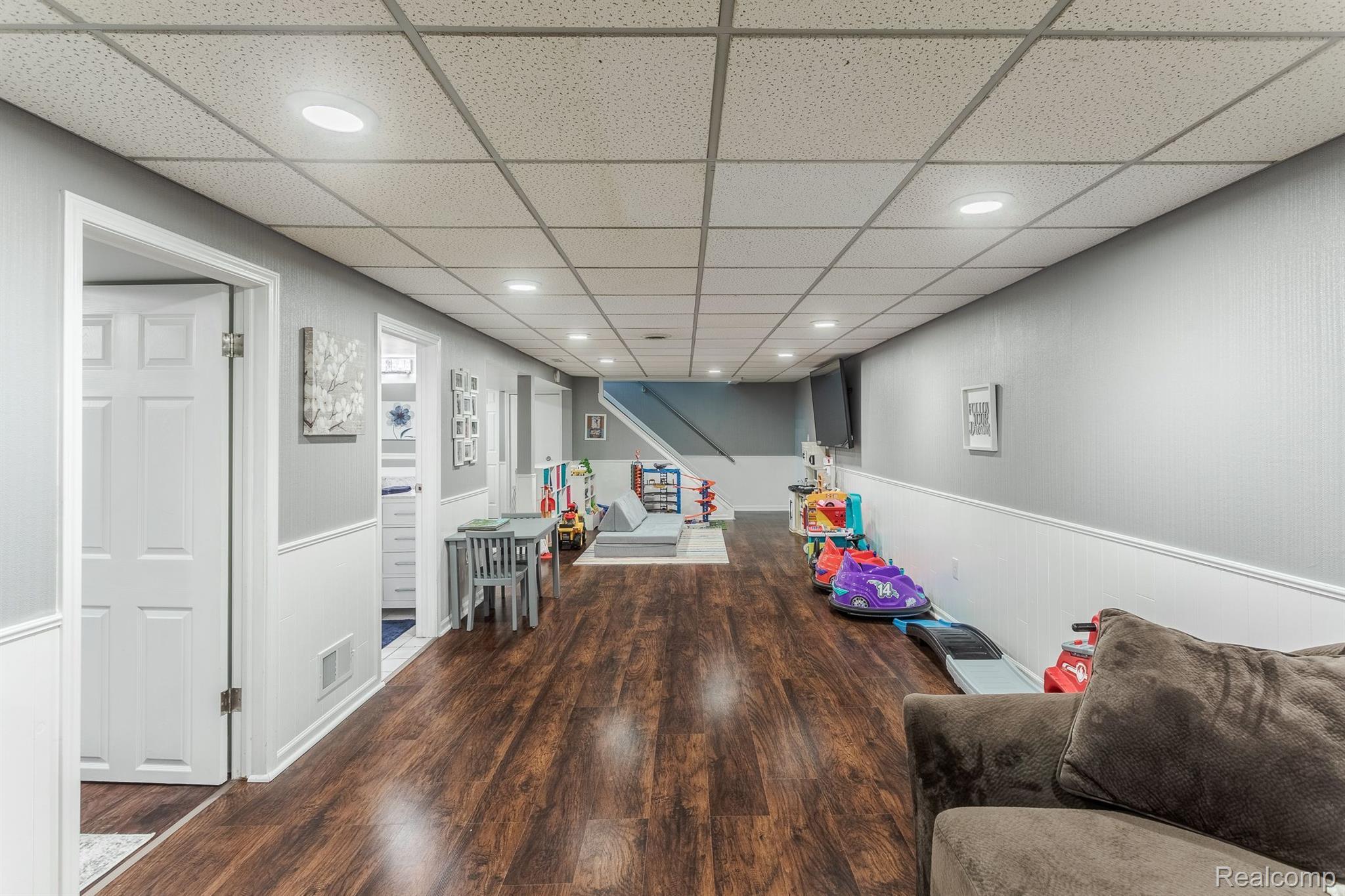 39990 Coronation Road Canton, MI 48188 - Photo 24 of 33 Gallery Image 24