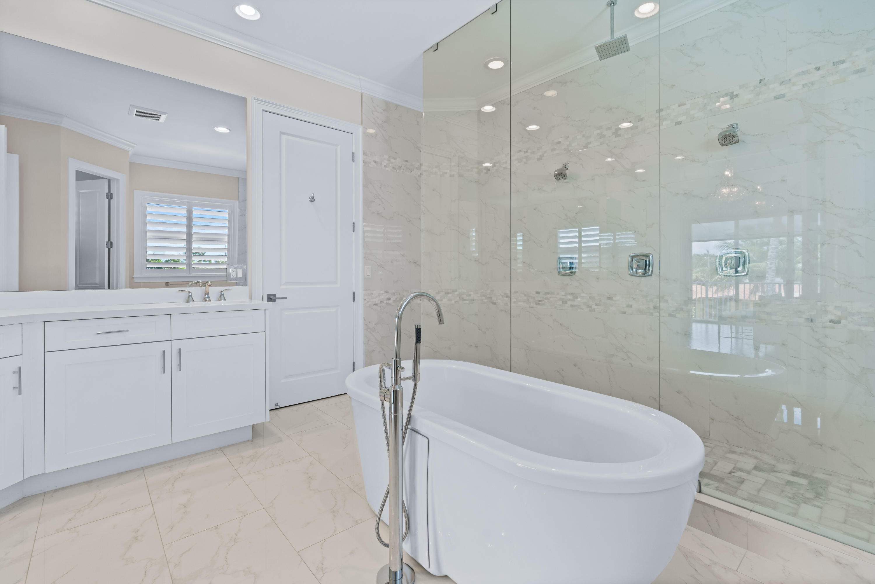 11373 Teach Road Palm Beach Gardens, FL 33410 - Photo 27 of 43 Master Bath