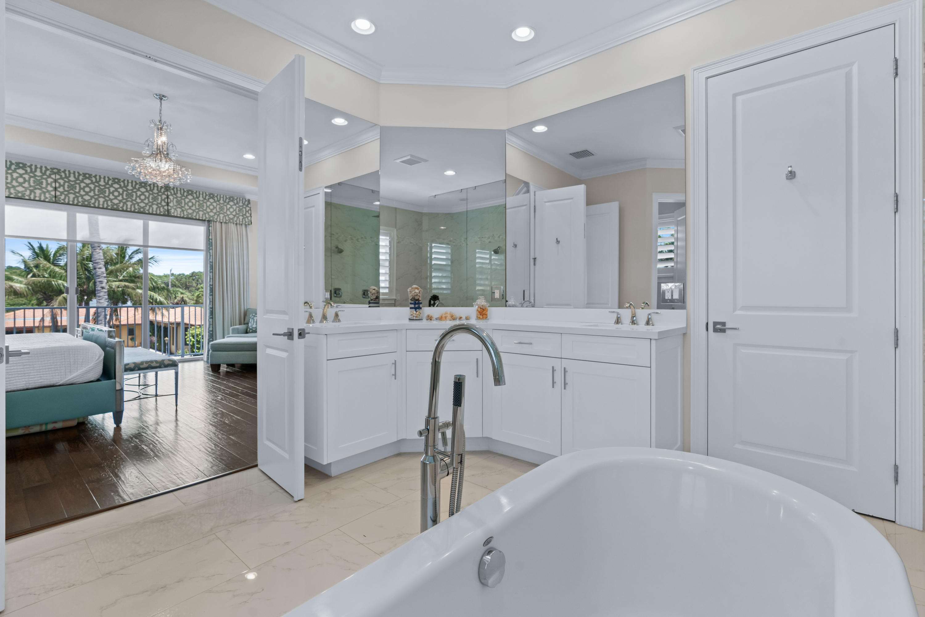 11373 Teach Road Palm Beach Gardens, FL 33410 - Photo 28 of 43 Master Bath