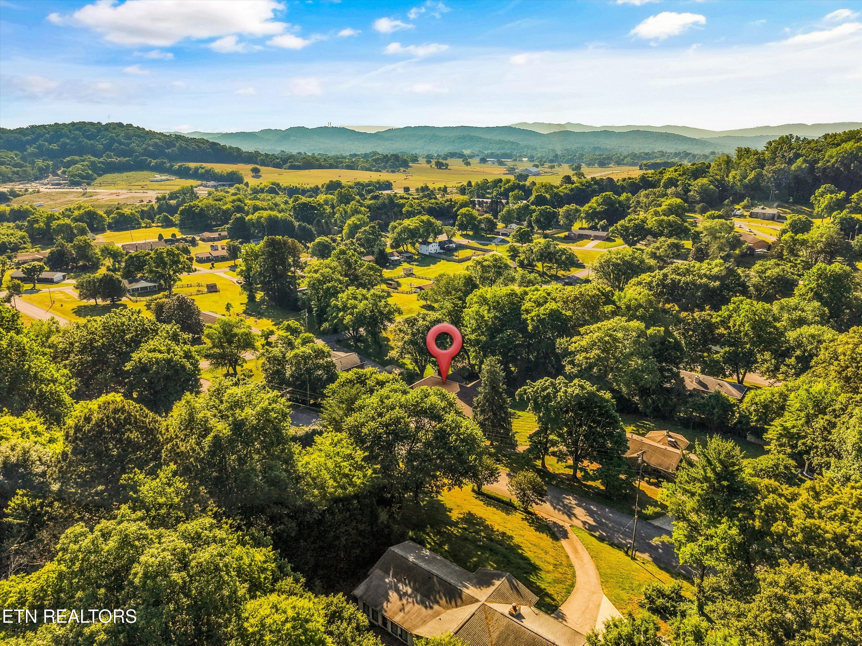 1341 Hillvale Road Louisville, TN 37777 - Photo 40 of 42 40-128 Hillvale Rd05