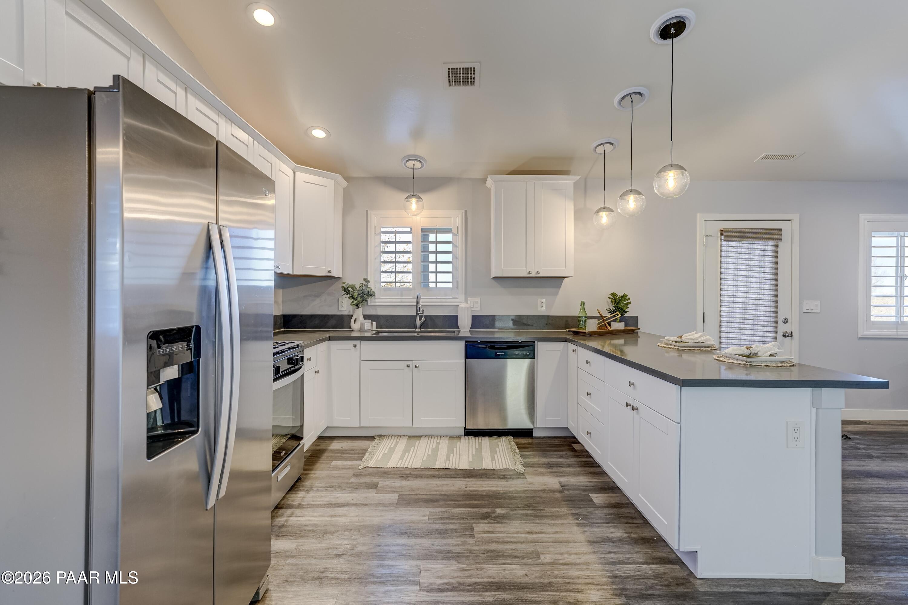 5442 North Long Rifle Road Prescott Valley, AZ 86314 - Photo 9 of 26 008_Spacious Kitchen