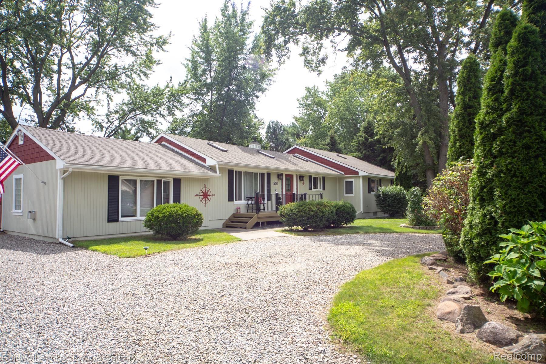 891 Ridgemont Street Commerce Township, MI 48382 - Photo 1 of 95 IMG_8644.JPG