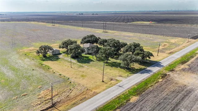 $245,000 | 676 County Road 426, El Campo, TX 77437