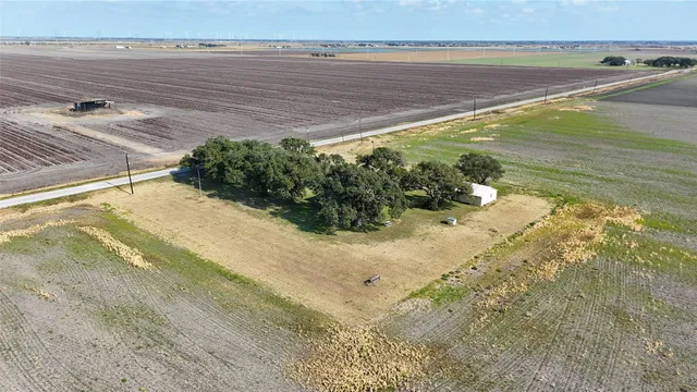 $245,000 | 676 County Road 426, El Campo, TX 77437
