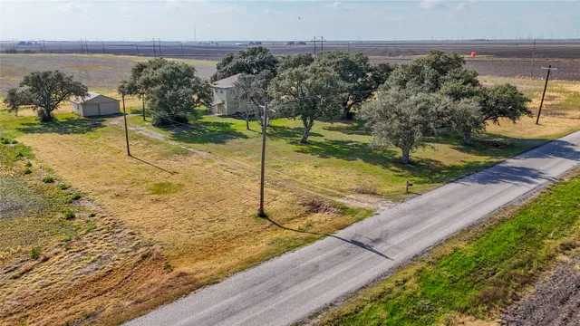 $245,000 | 676 County Road 426, El Campo, TX 77437