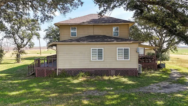 $245,000 | 676 County Road 426, El Campo, TX 77437
