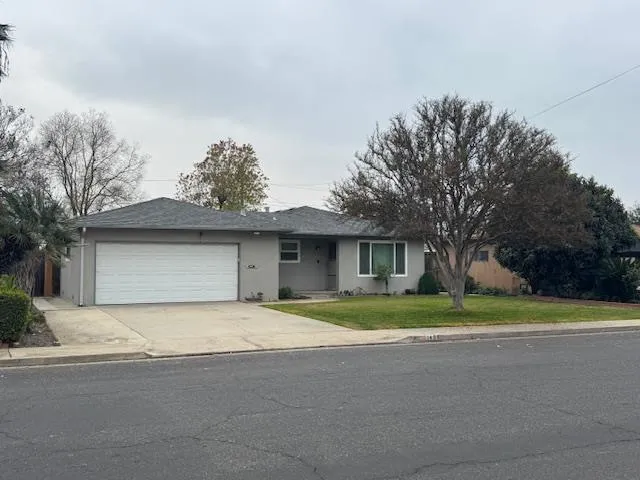 $369,000 | 1498 East Bolinger Way, Dinuba, CA 93618