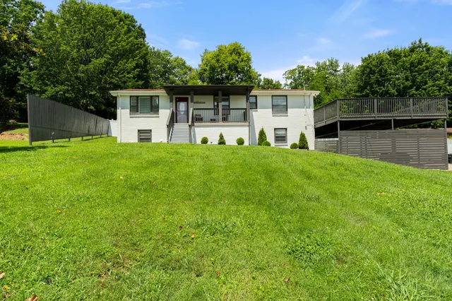 $565,000 | 213 Riverwood Drive, Hendersonville, TN 37075