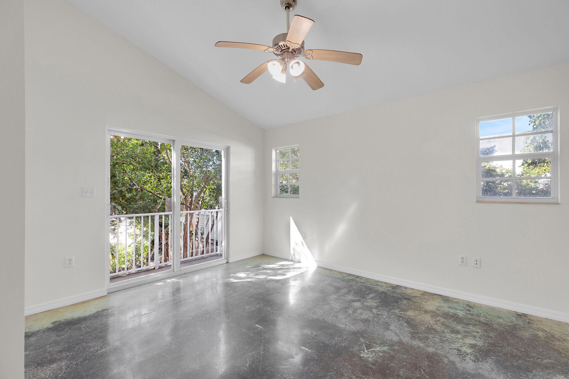 1018 Snapper Lane Key Largo, FL 33037 - Photo 7 of 24 1018 Snapper Bedroom 1