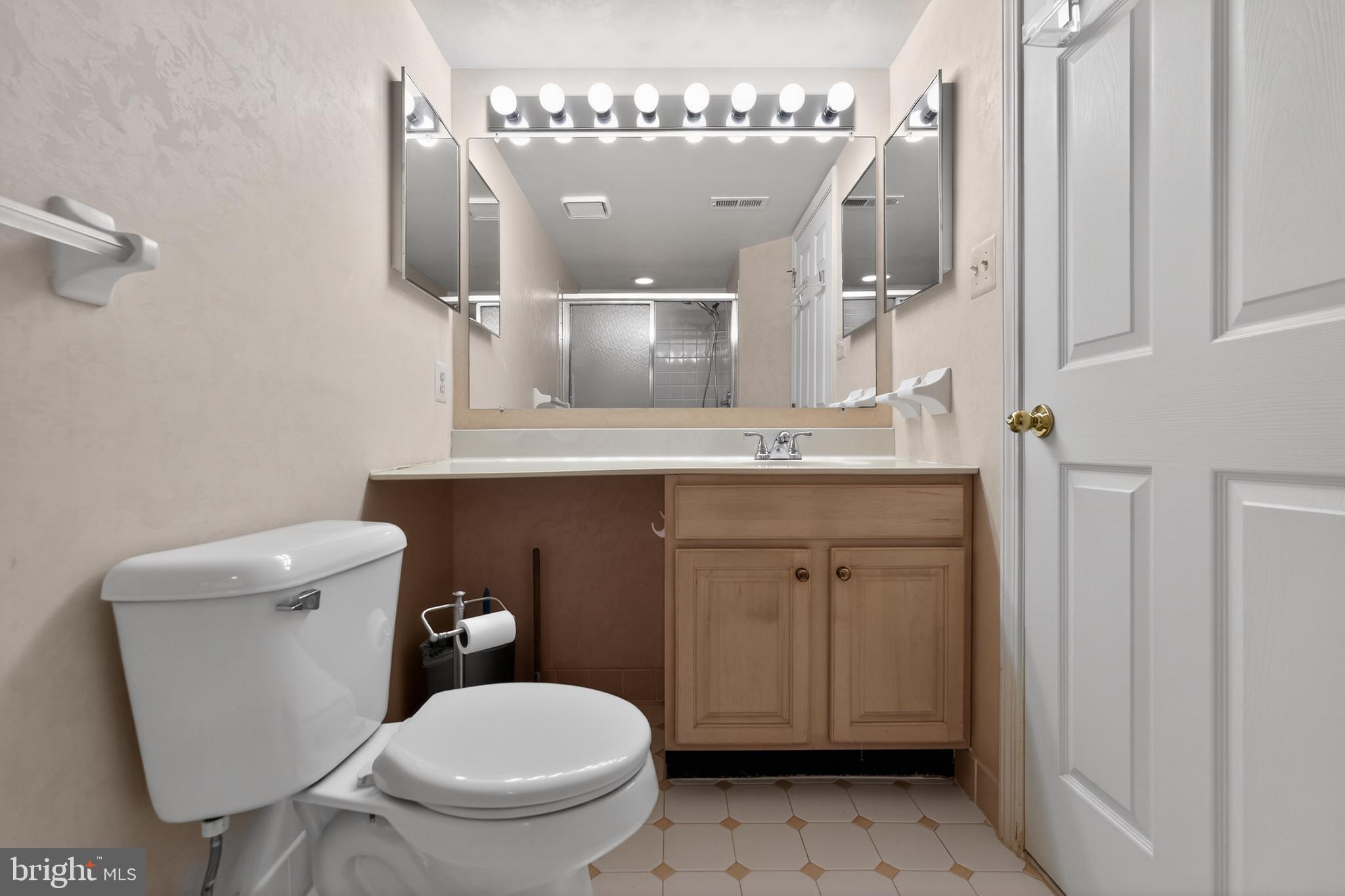2015-00 Welsh Road, Unit D53 Philadelphia, PA 19115 - Photo 11 of 20 Gallery Image 11