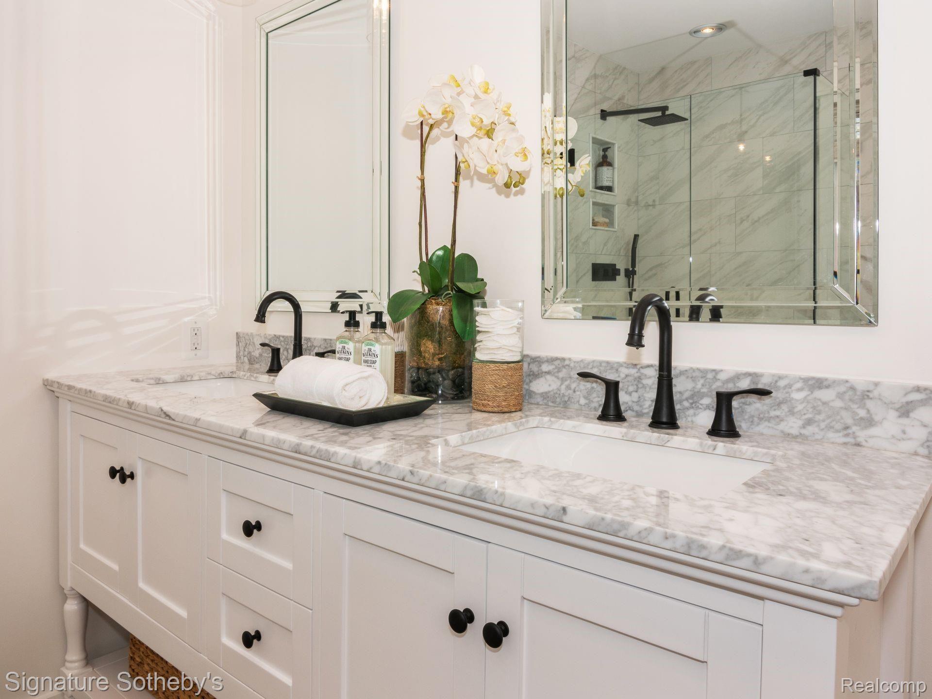2682 Peterboro Road West Bloomfield, MI 48323 - Photo 29 of 46 29.jpg
