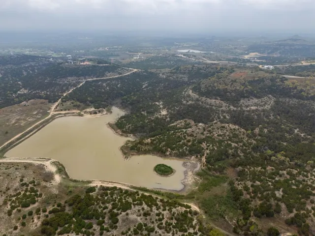 $2,500,000 | 108-and109 Oryx Cove, Blanco, TX 78606