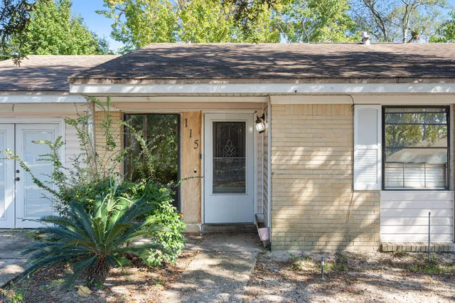 $300,000 | 115 Benarr Avenue Northwest, Fort Walton Beach, FL 32548