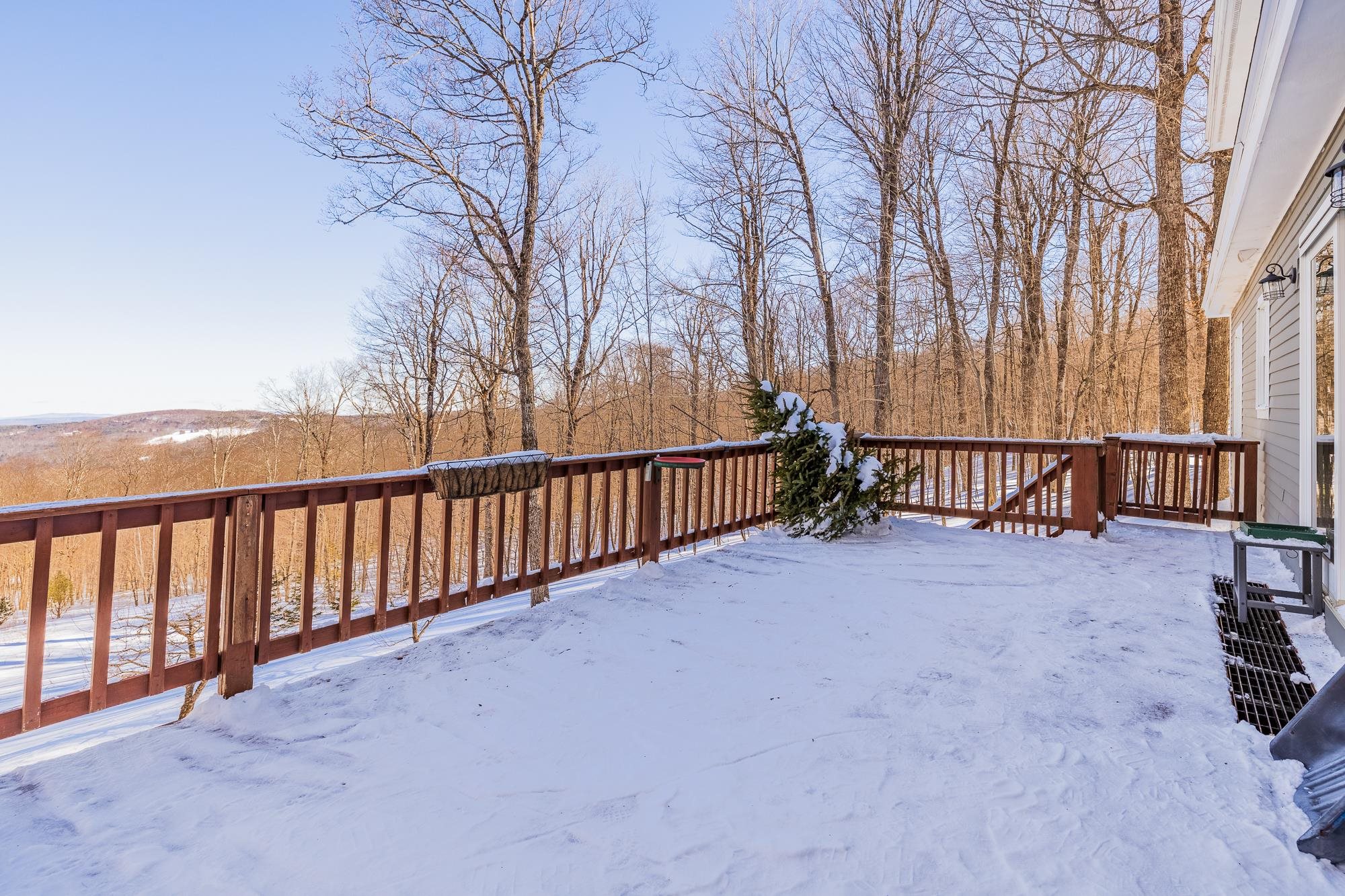 82 Button Hook Lane Barnard, VT 05068 - Photo 14 of 60