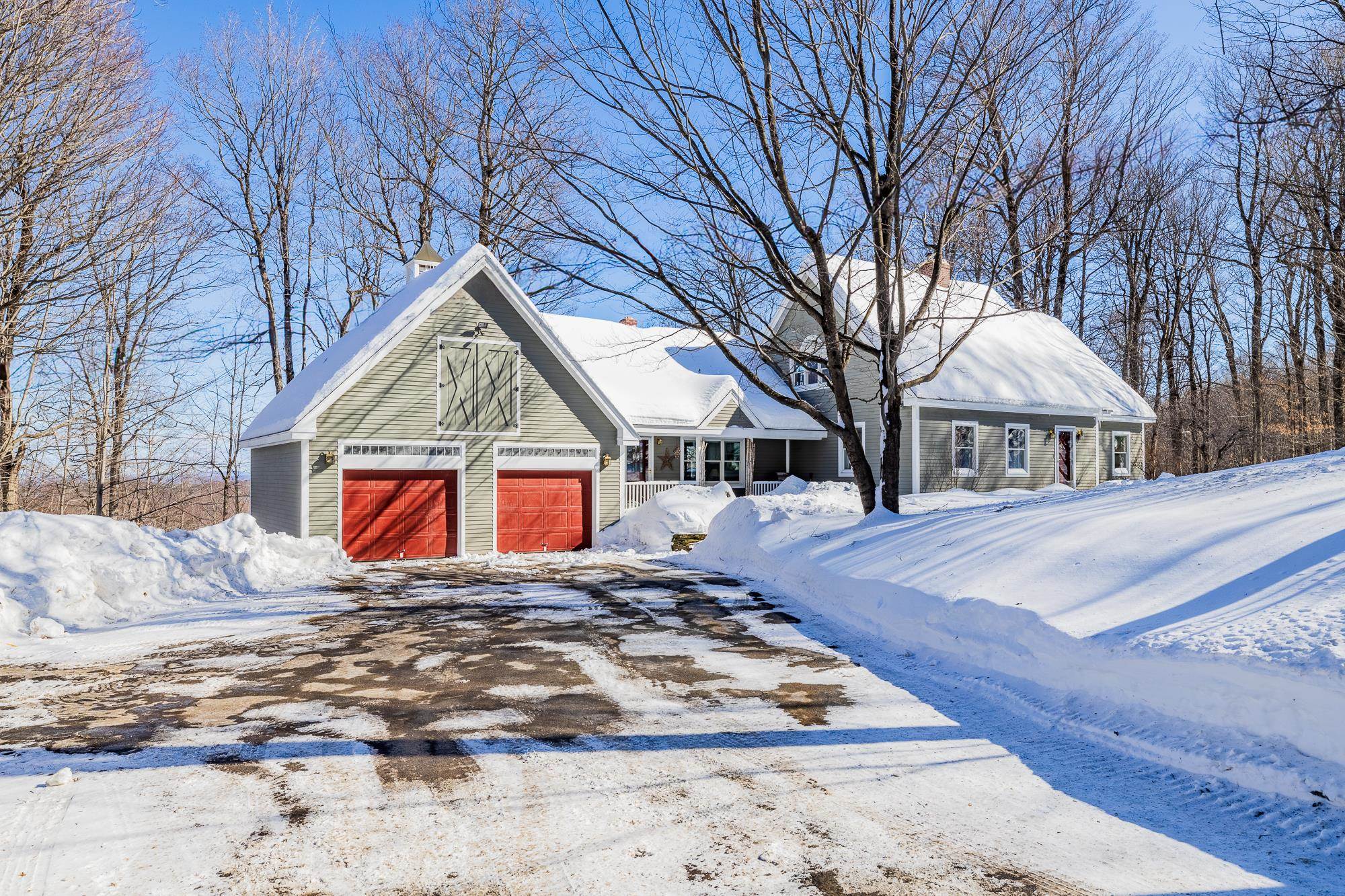 82 Button Hook Lane Barnard, VT 05068 - Photo 5 of 60
