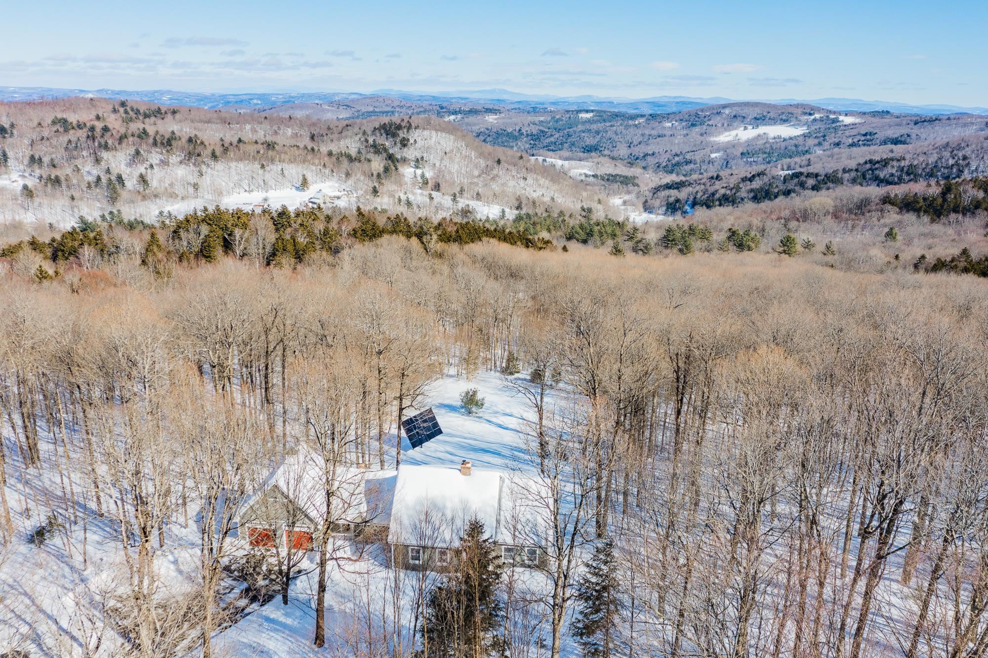 82 Button Hook Lane Barnard, VT 05068 - Photo 7 of 60