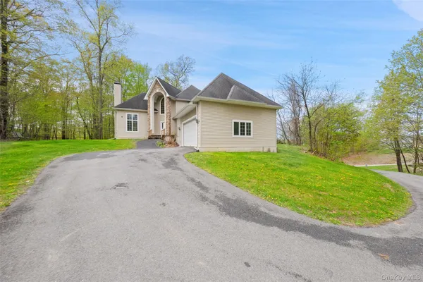 $648,000 | 21 Huyler Drive, Hyde Park, NY 12538
