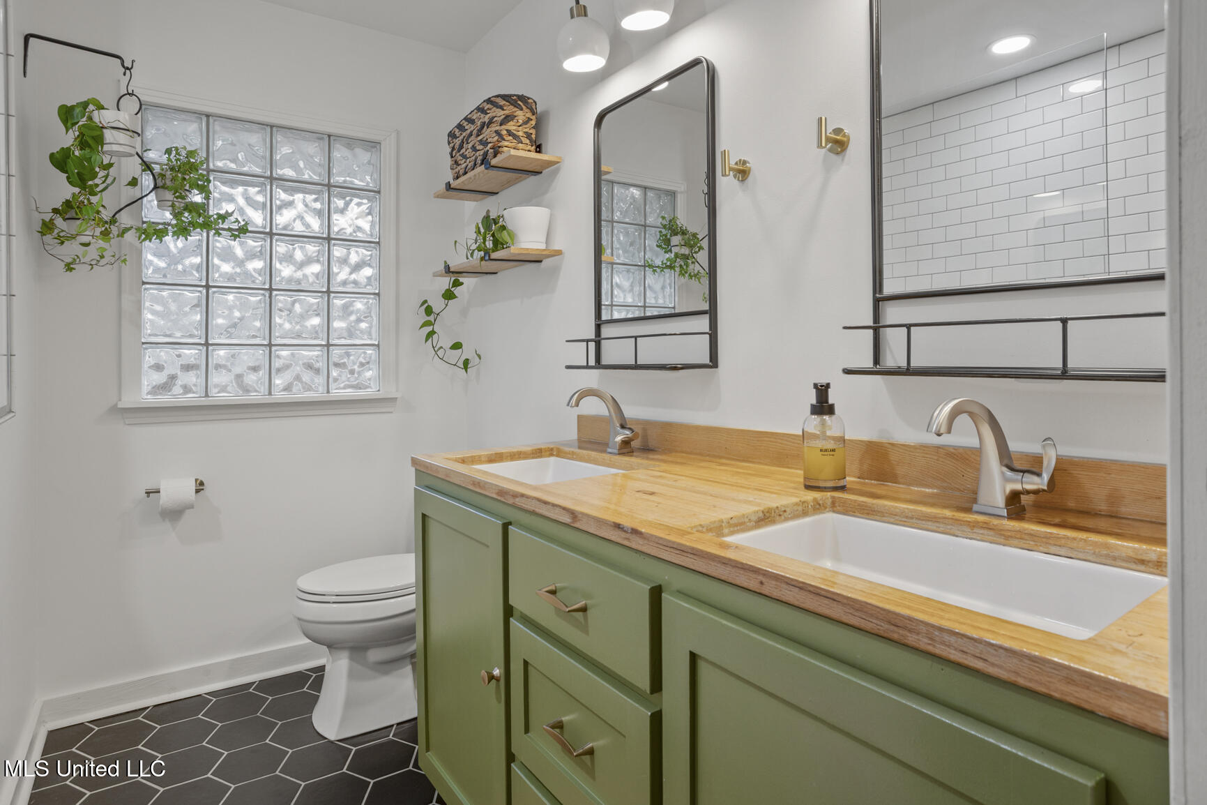 4359 Brook Drive Jackson, MS 39206 - Photo 22 of 31 4359 Brook Dr-24